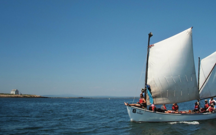 adults unplug sailing in maine